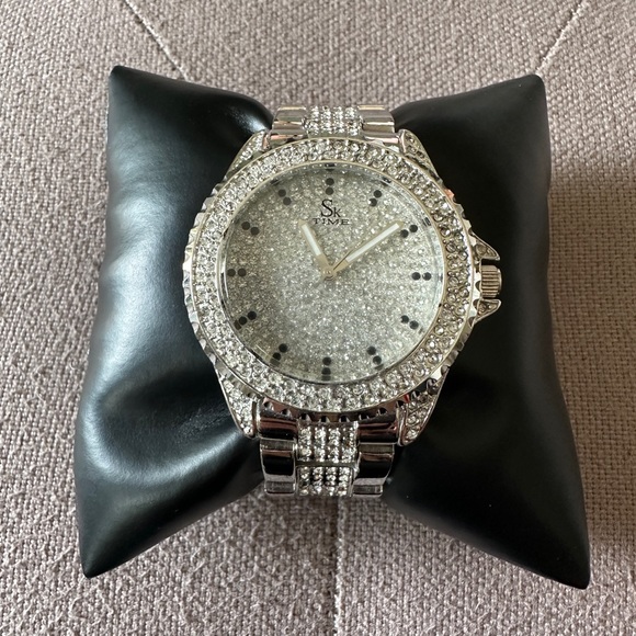 Crystal Watch - Picture 2 of 9